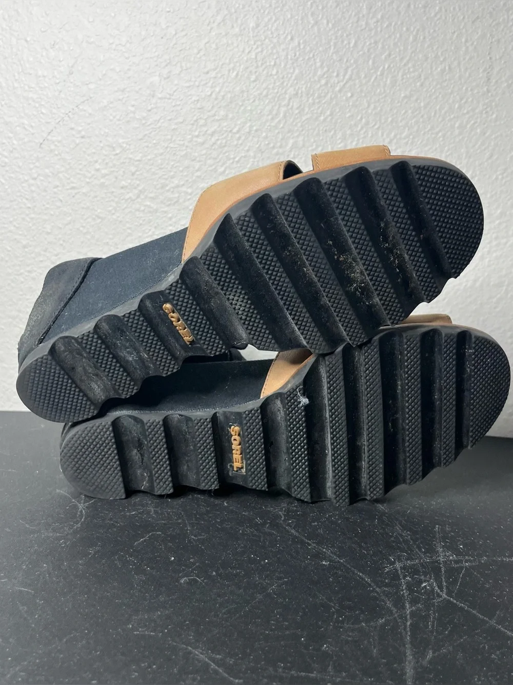 Sorel size black